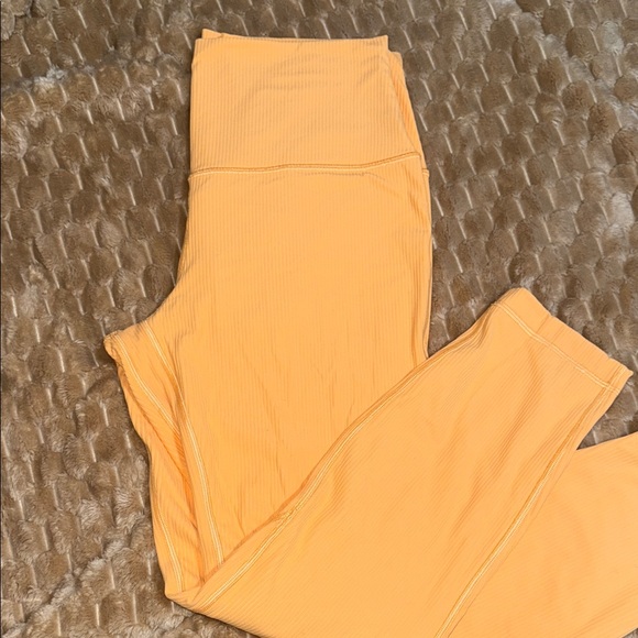 Lululemon Align Ribbed High-Rise Pant 25"
Mango Dream size 10 like New - Picture 3 of 11
